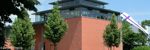 Foto von der Magdalenenkirche in Eching